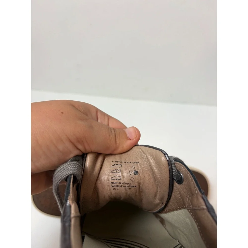 Taos Plim Soul Lux Metallic Pewter Leather Sneakers Women's 7 PLX-13994A